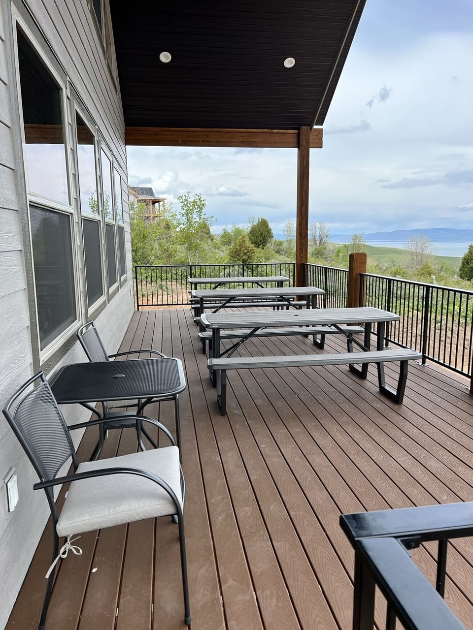 Deck with plenty of outdoor seating