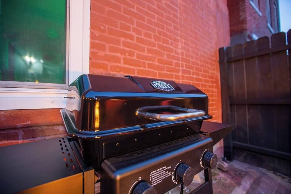 Outdoor gatherings with our family-friendly grill, perfect for hosting barbecues and creating memorable moments with friends and family.