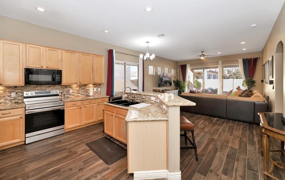 Kitchen Area 2 of 4