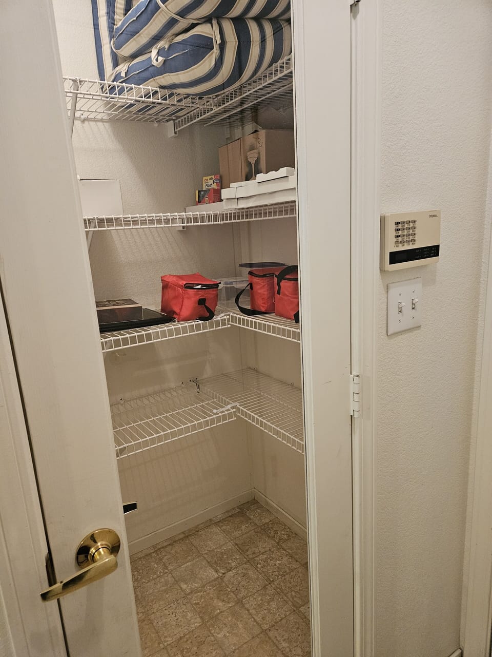 Walk in pantry