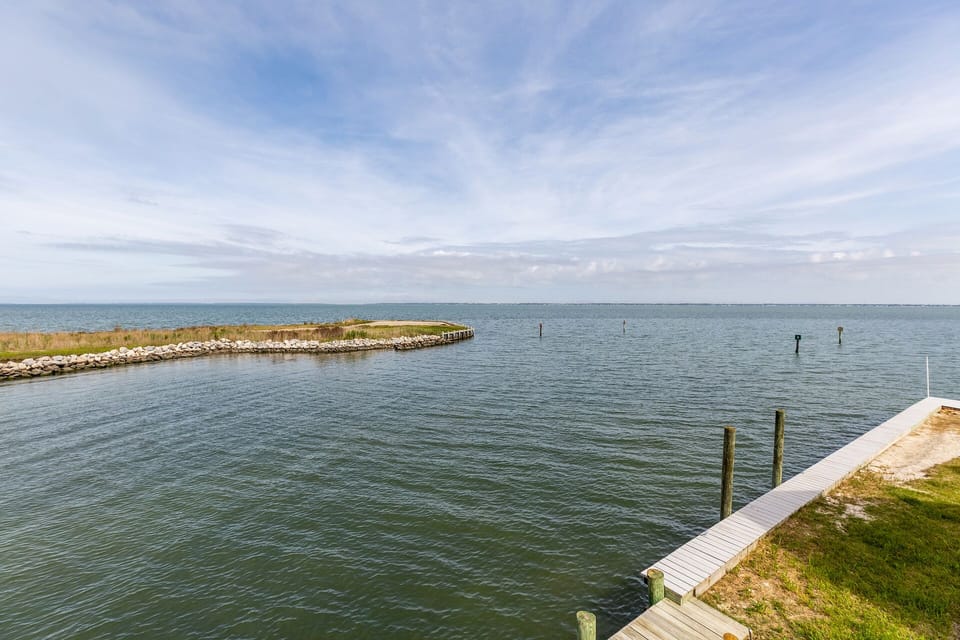 Astonishing Bay Views.