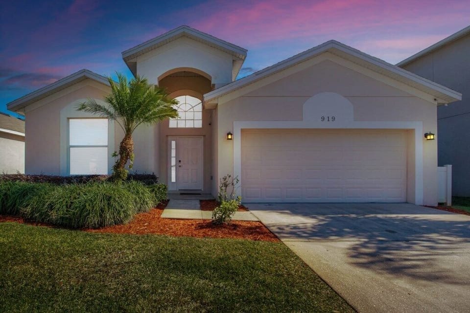 919-emerald-green-court--kissimmee--fl-34746-twilight--2-.jpg