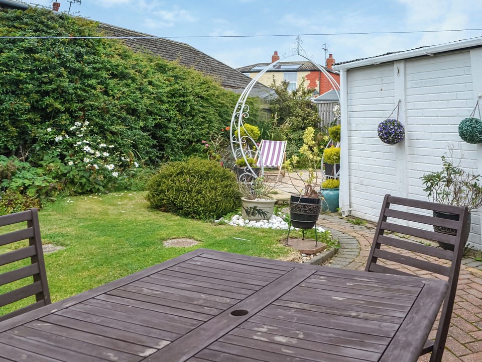 Sitting-out-area | The Nook, Bridlington