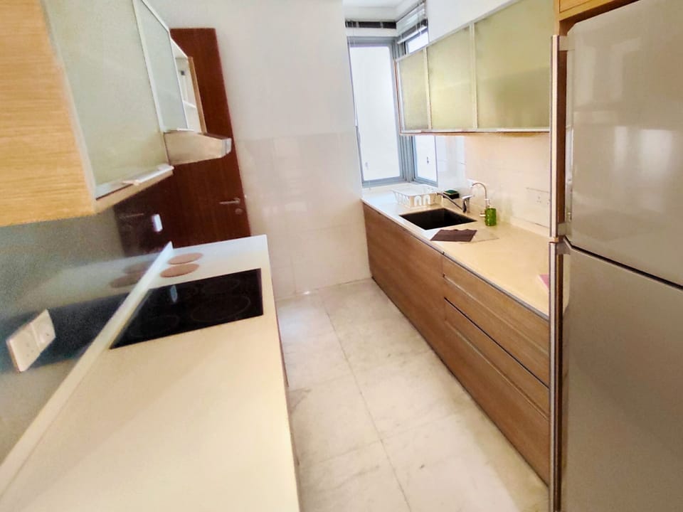 Kitchen - Stove & Refrigerator