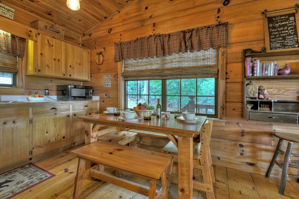This Ellijay cabin has a fully stocked kitchen