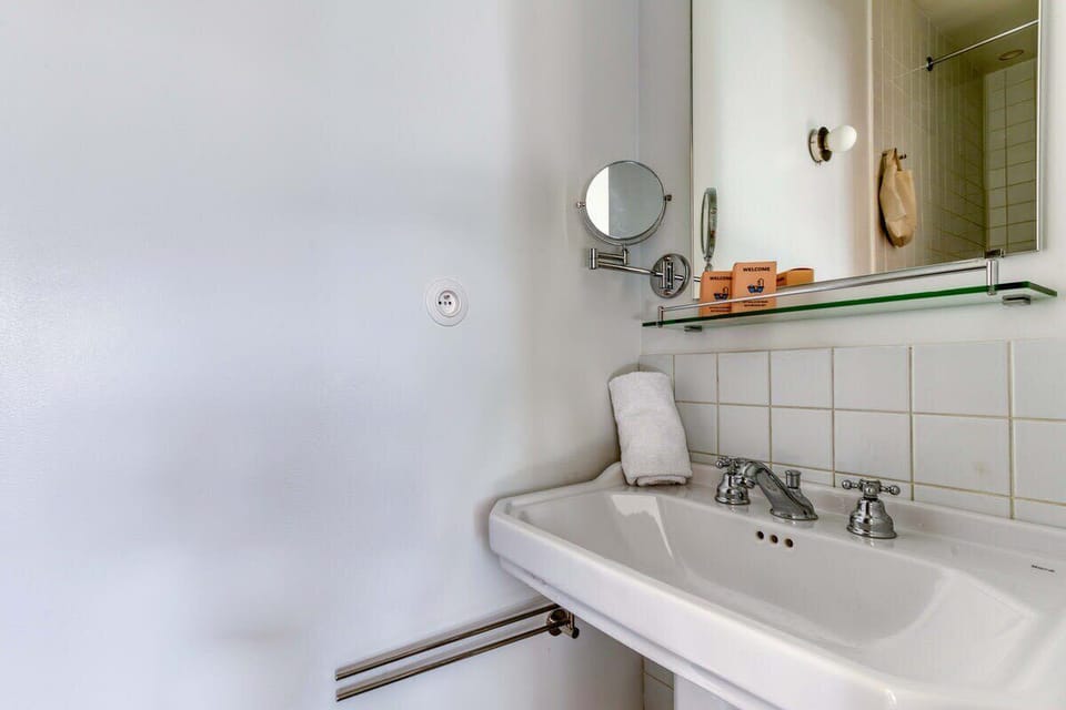Bathroom - Shower