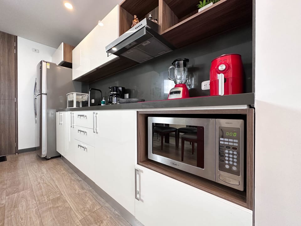 Cocina con microondas / kitchen with microwave