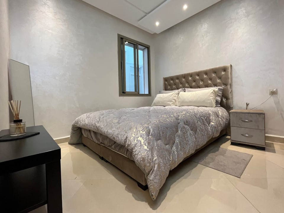 Get a good night of sleep in this comfortable 2-person bed.