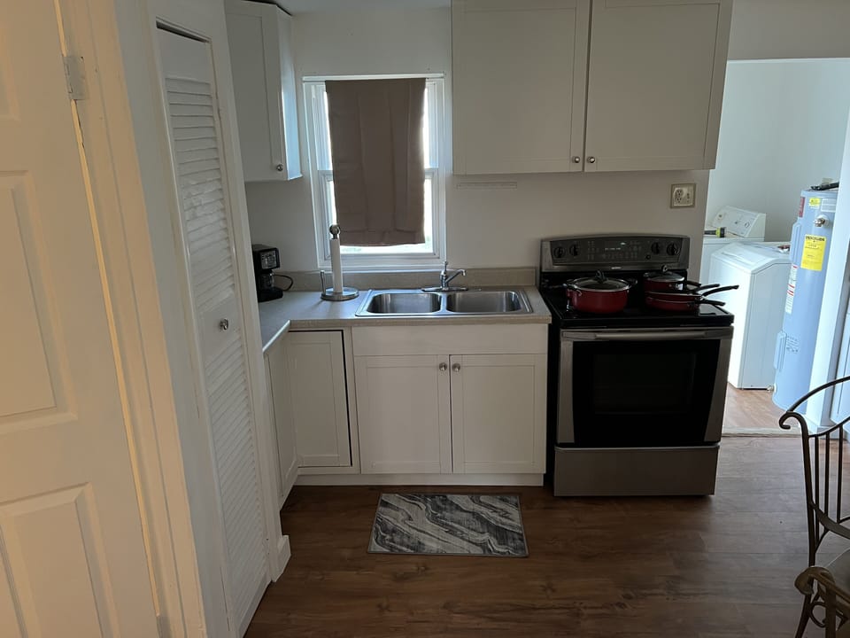 Floor, Flooring, Indoors, Cooktop, Kitchen