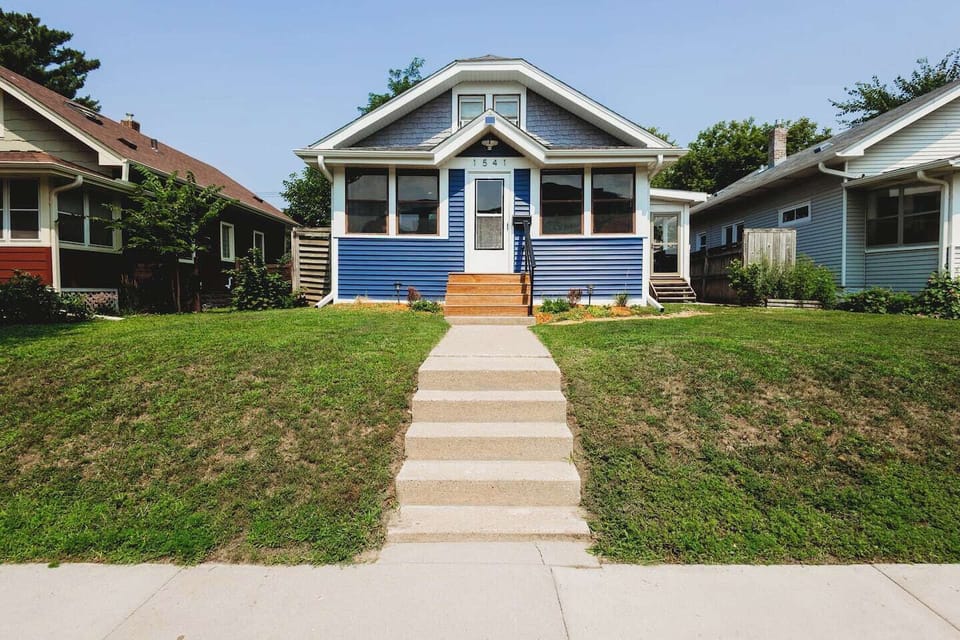 Easily recognizable house on Saint Clair Avenue, just a few houses away from an amazing coffee place, Roots Roasting!