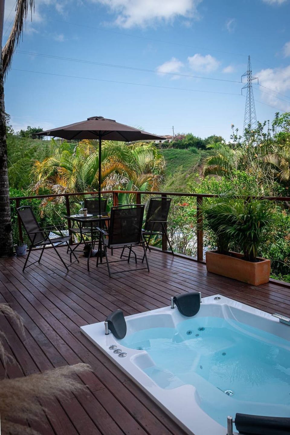Outdoor spa tub