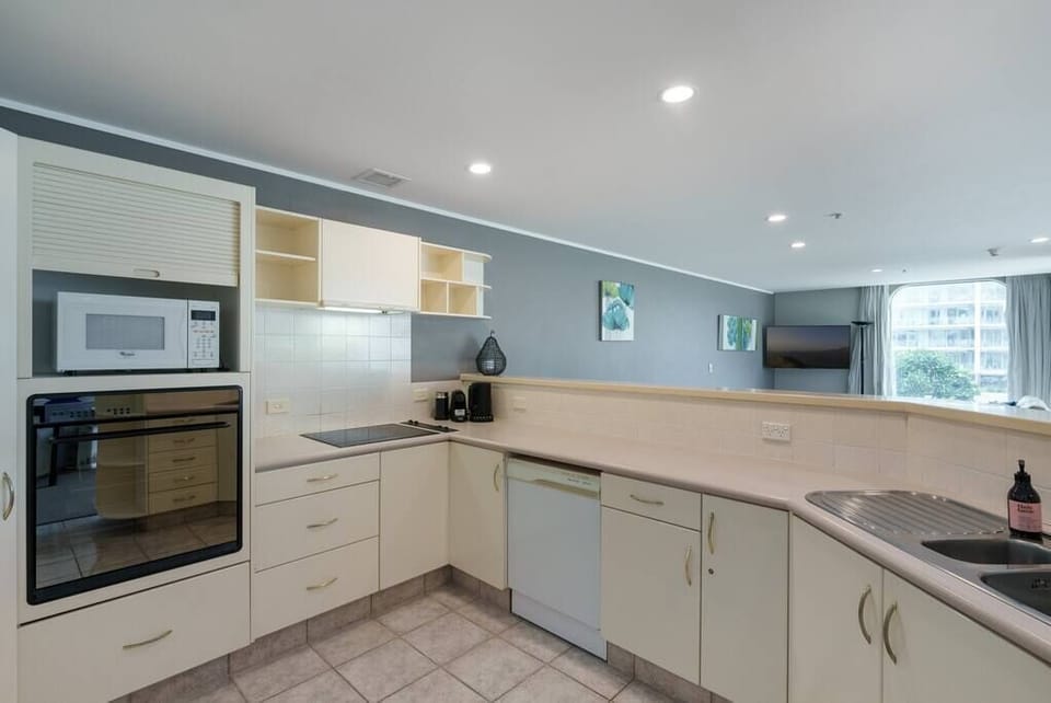 Large functional kitchen 