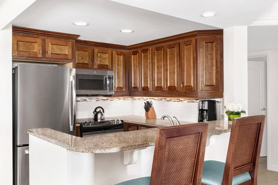 Full kitchen