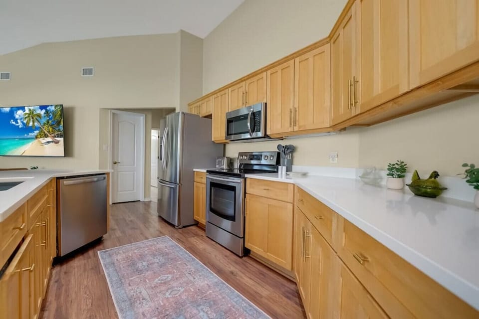 Full kitchen!