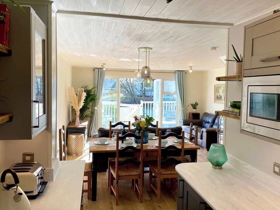 You are not alone in this open galley kitchen, you can take in all of the sights while you prepare your snack or meal.