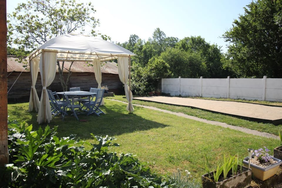 Garden with boules pitch