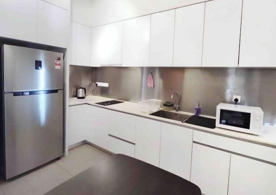 Kitchen - Microwave & Refrigerator 