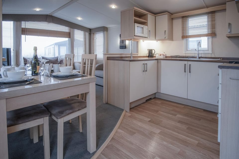 Ty Moselle 12 - 2 Bedroom Holiday Home - Amroth (13866)