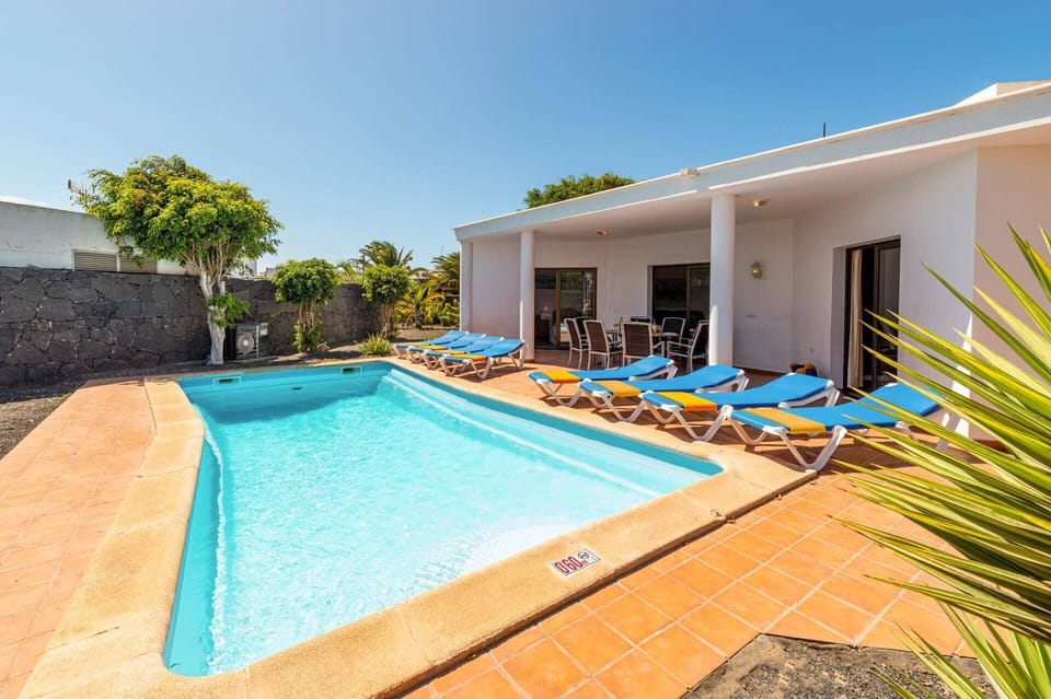 Villa Zoe image