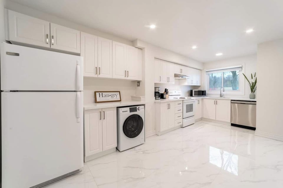 Fully Equipped Kitchen with all the appliances you need to prepare your Favourite Meals!