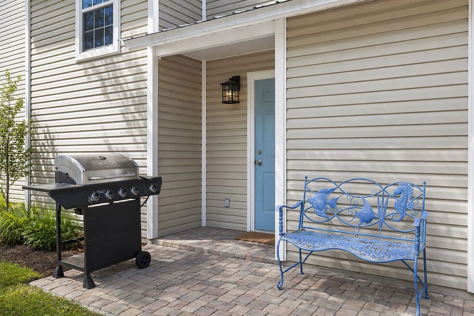 Tipsy-Marlin-Porch