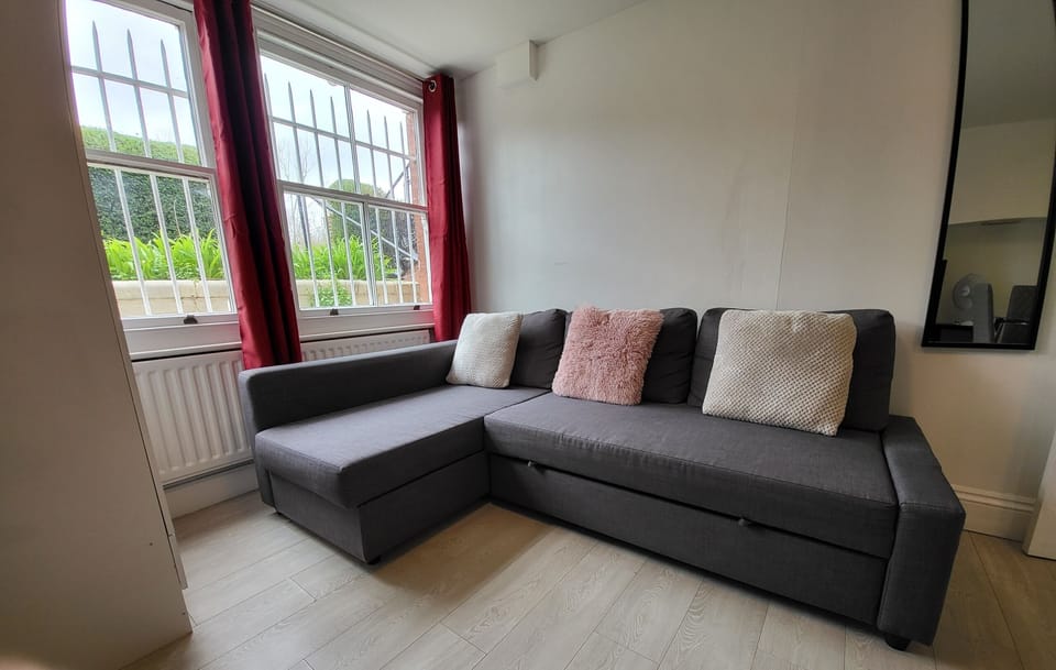 Living Room / Lounge