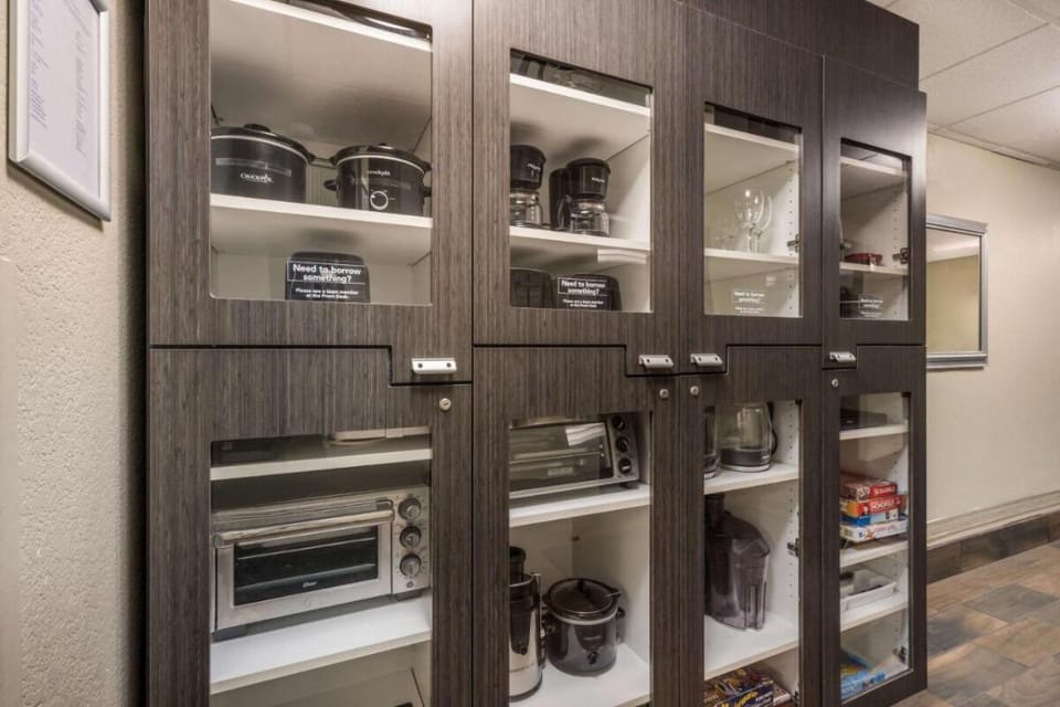 Help yourself to handy kitchen essentials and quick snacks.