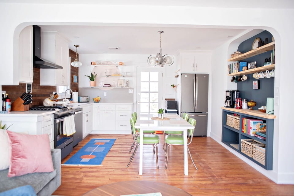 Open layout living room and eat-in kitchen.