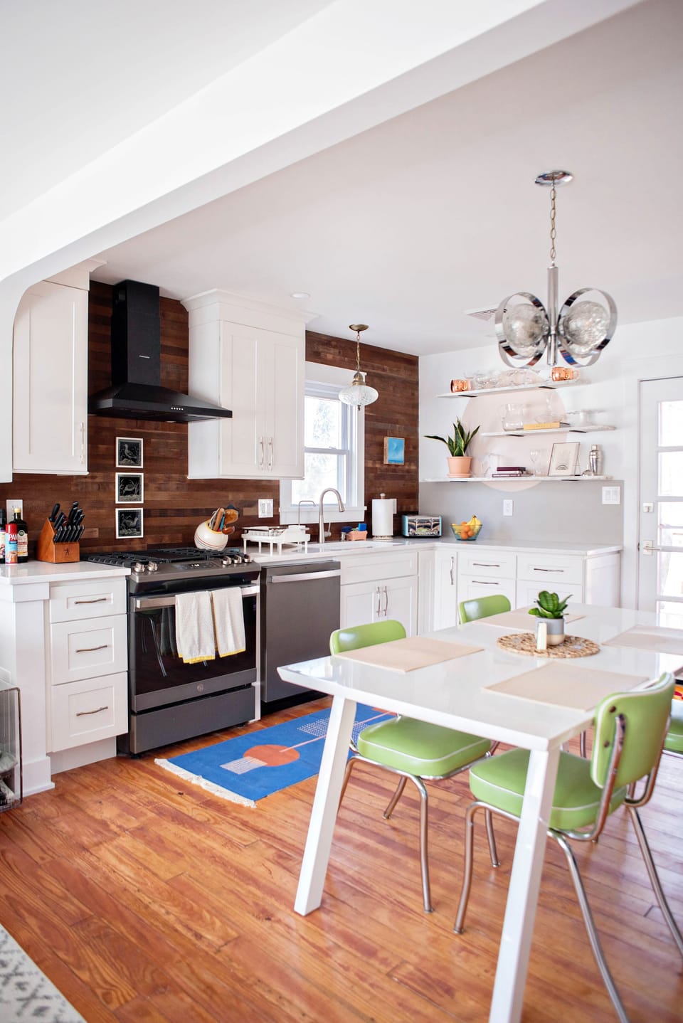 Beautiful artisan eat-in kitchen