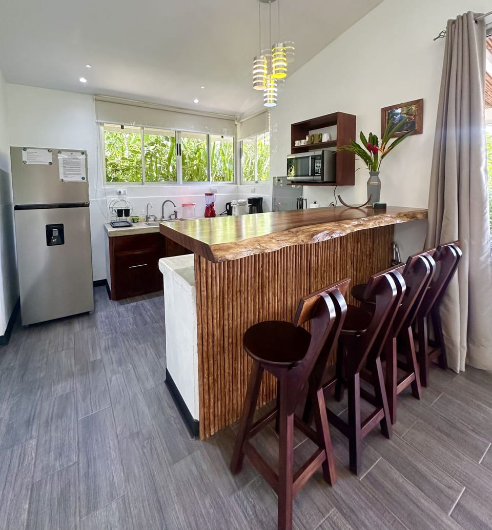 Kitchen bar
