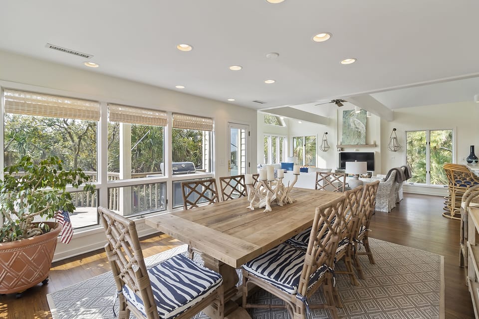 Dining Table Seats 8 Guests