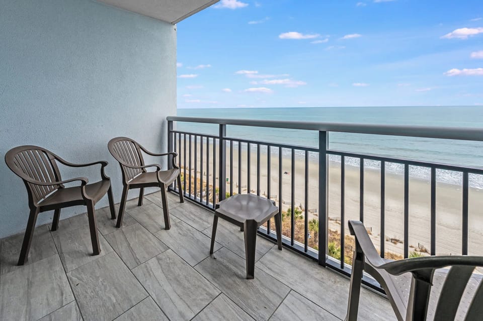 Breathtaking Views from Balcony!
