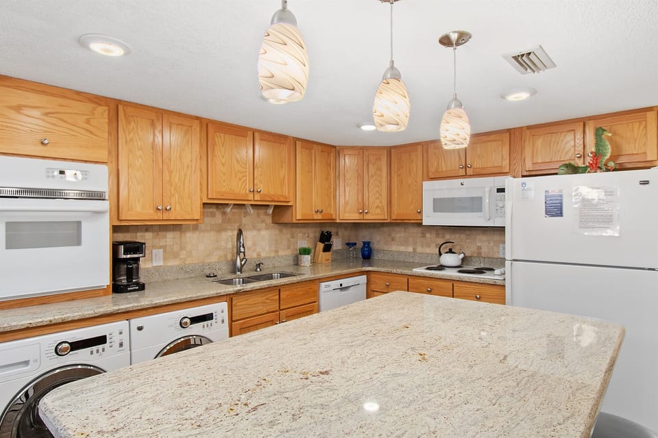 Beautiful Kitchen Area with Washer/Dryer in Condo!
