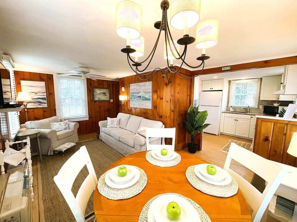 420 sq ft updated cottage