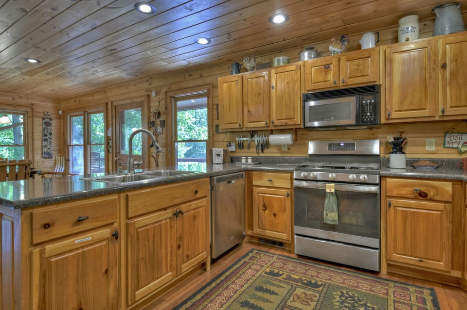 Lovely stainless steel appliances