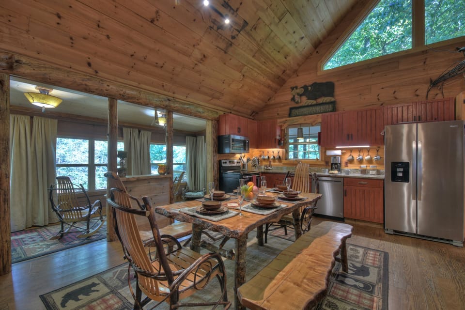 Eating area at this amazing pet friendly cabin rental in Blue Ridge