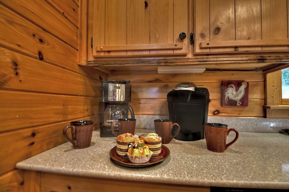 Enjoy that first cup of coffee on the screened porch as you watch the sunrise over the Georgia Mountains