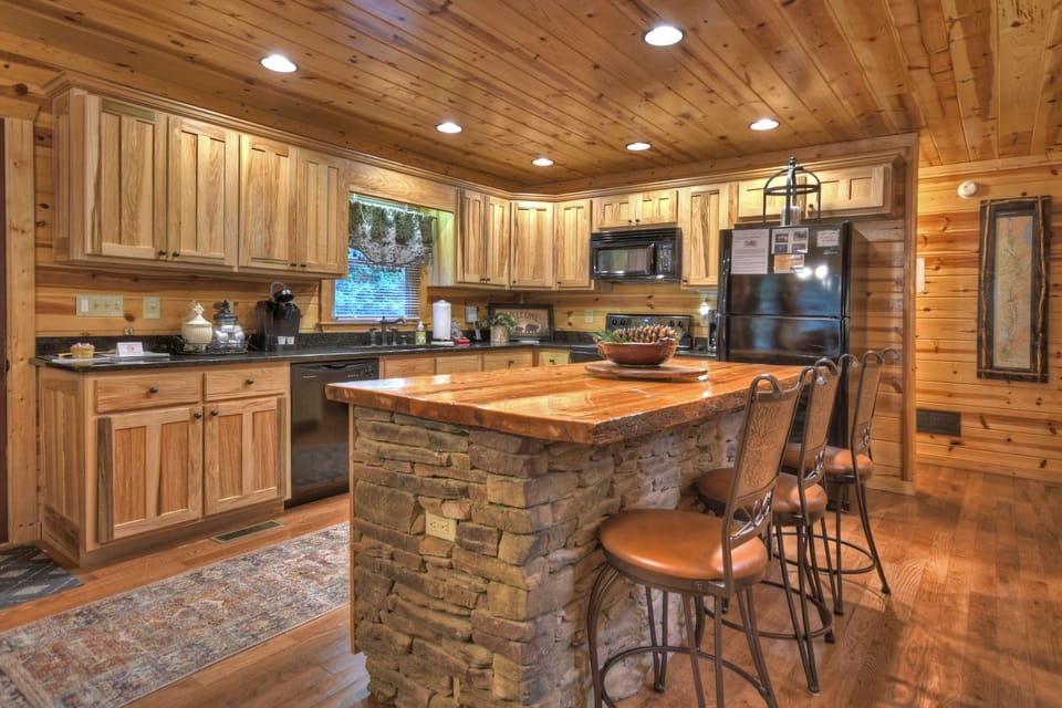 Beautiful stack stone island in the fully furnished kitchen