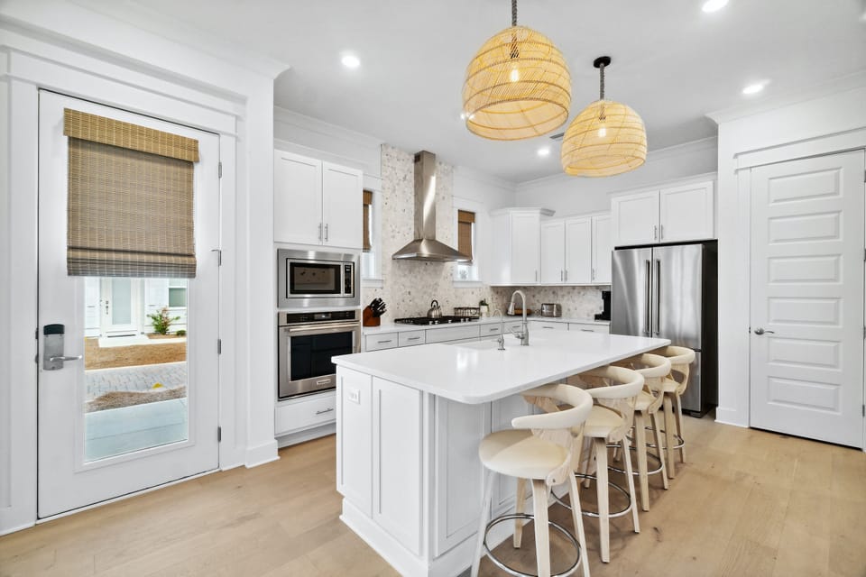 Kitchen with Breakfast Bar
