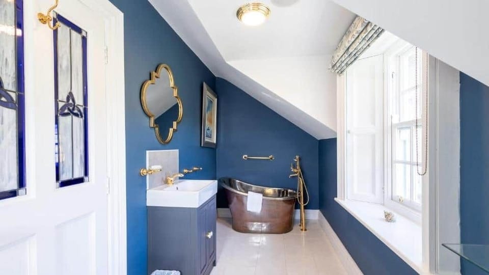 Bathroom 2 