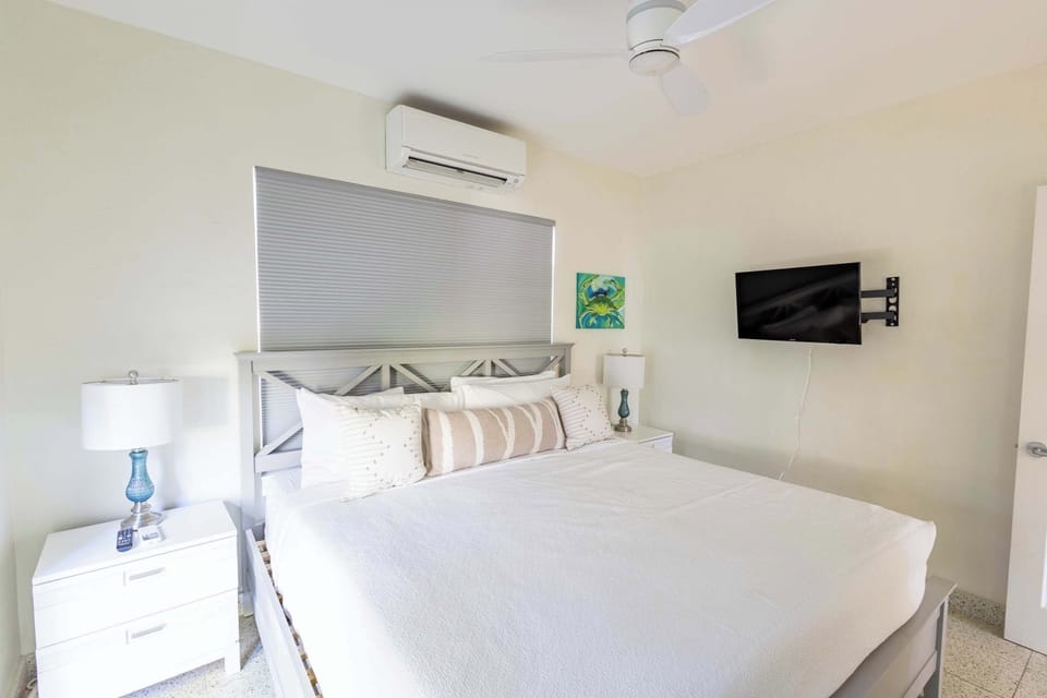 Bedroom 1 - King
