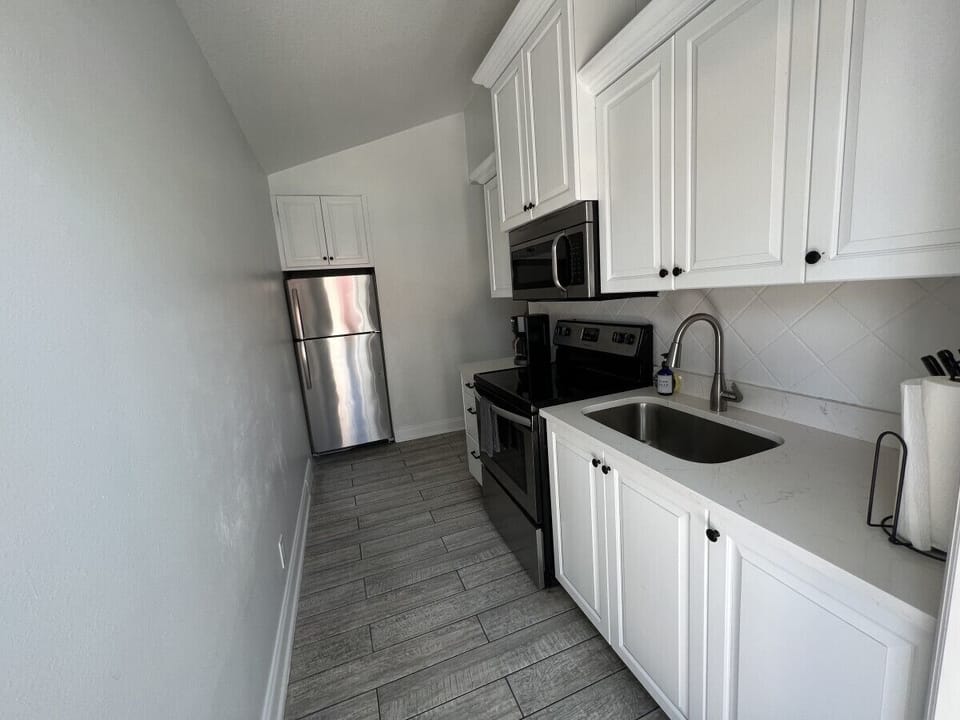 Full-size fully equipped kitchen