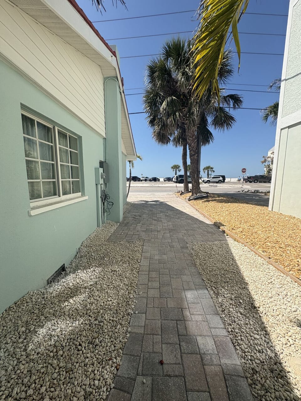 Beach Cottage with 2 parking space