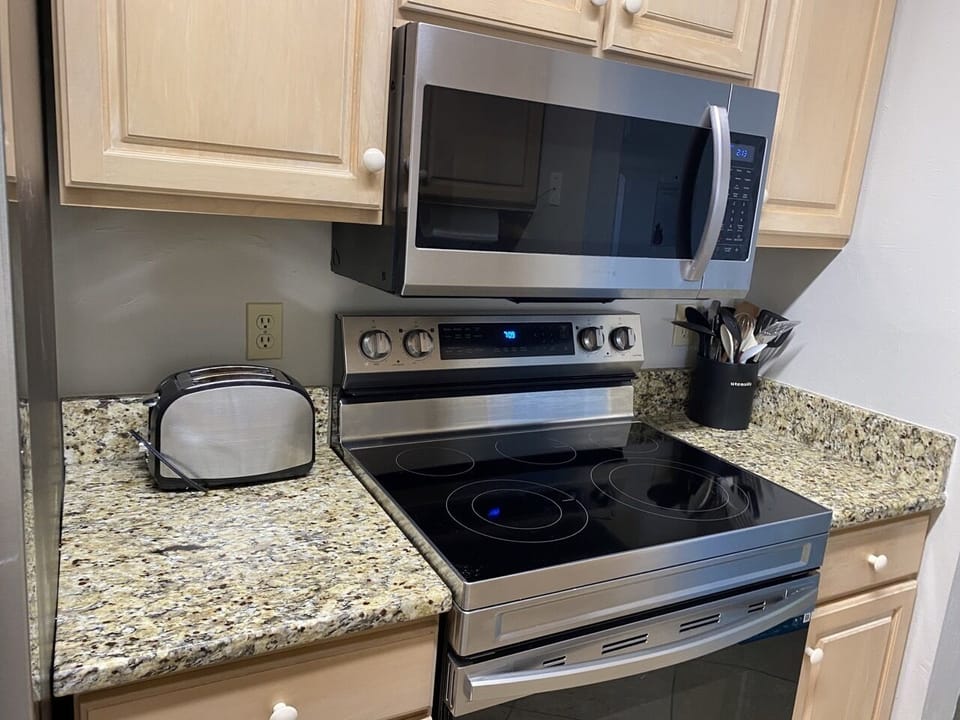 Stove, Microwave, Toaster