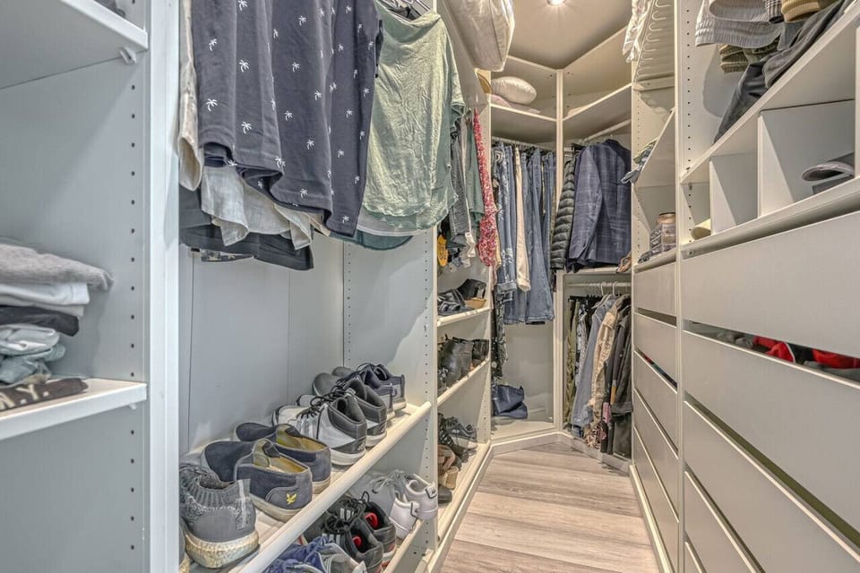 Primary walk in closet