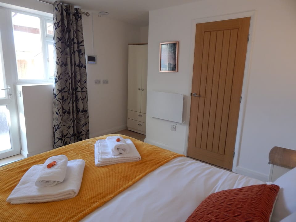 Room 8 facing the garden