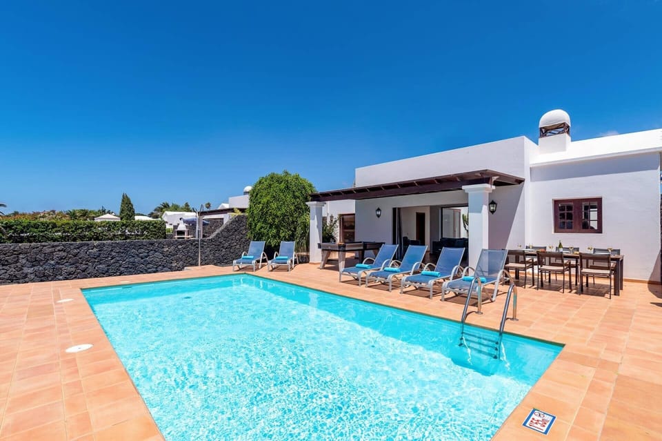 Villa Dorada image