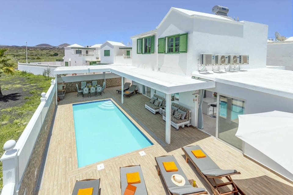 Villa Deluxe image