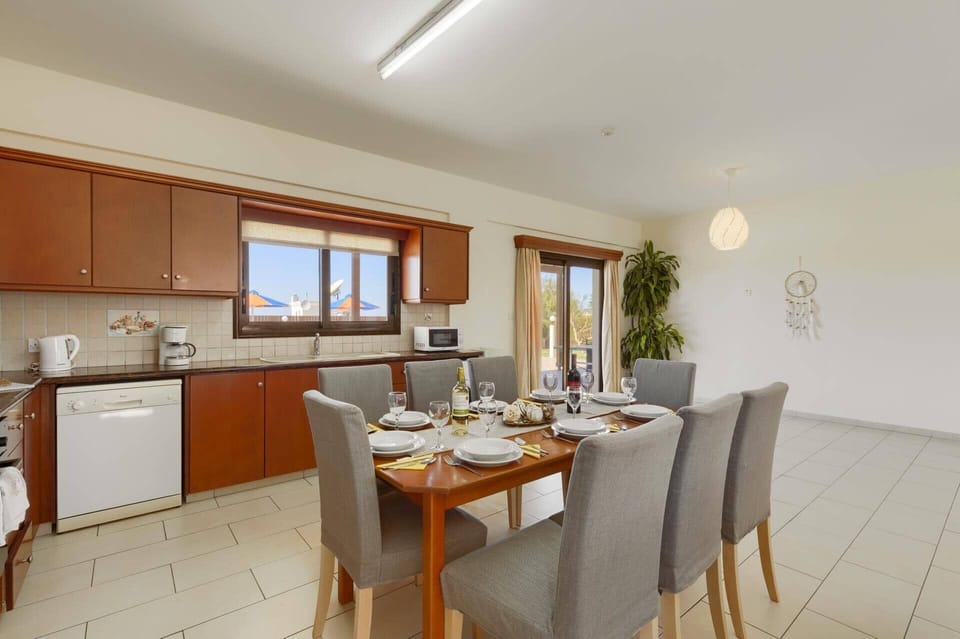 Villa Harmony image