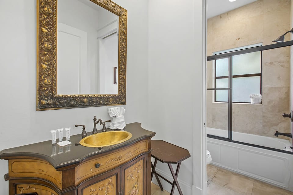 23-Bella-Vista-Bathroom-2